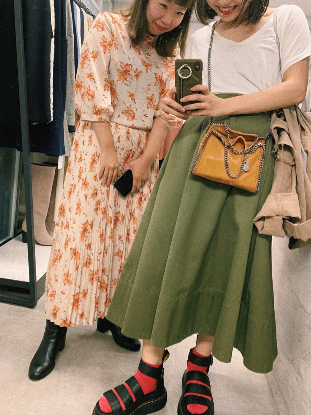 「オトナカジュアル、ZARA、Stella McCartney、Dickies、FLAY.ID、Dr.Martens、AMERI」｜「ZARAのアイテム（Tシャツ/カットソー、ホワイト系）」を使った、sayocoさん（レディース・154cm）の夏コーディネートの1枚目の写真