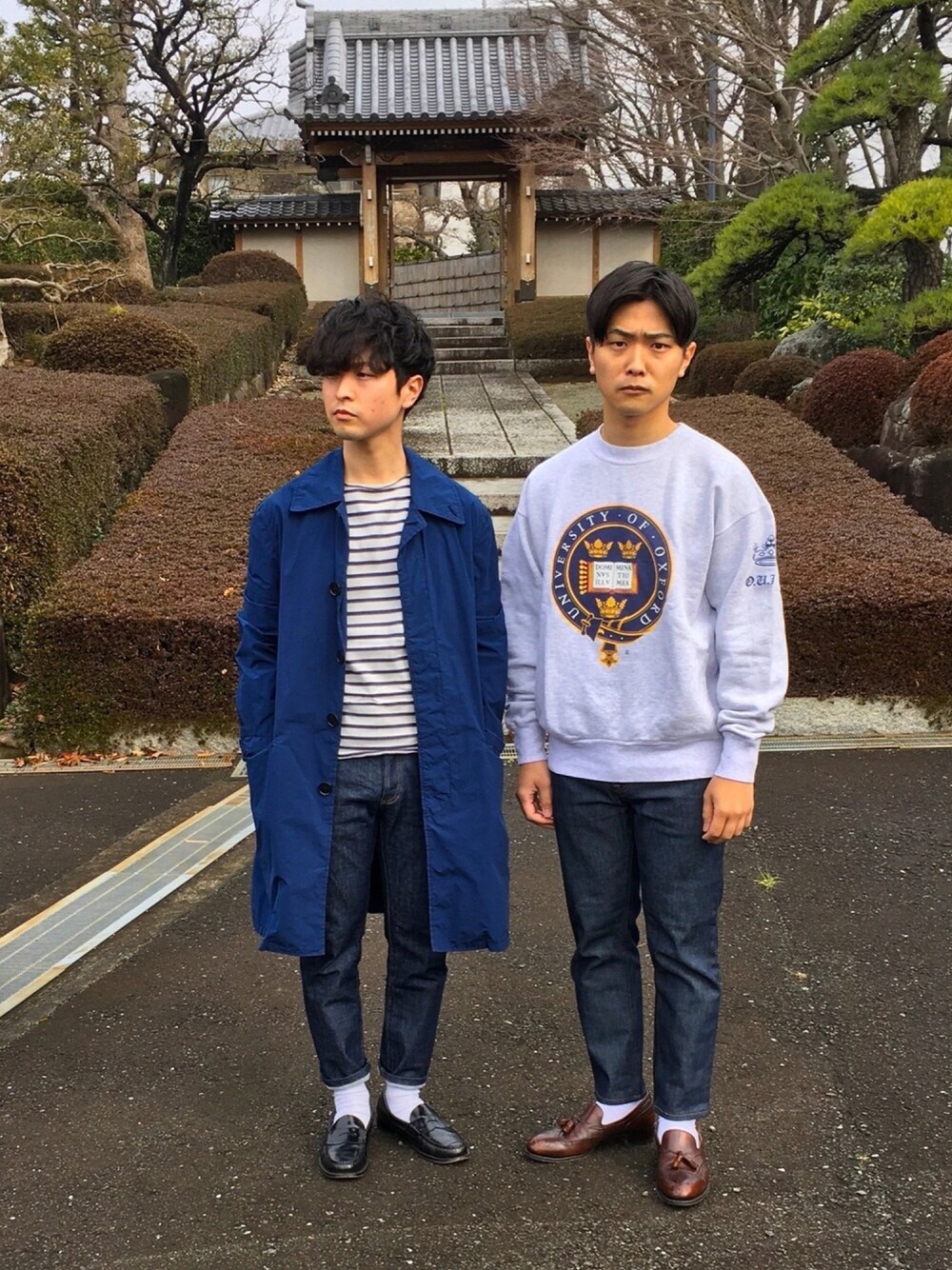 「春コーデ、オトナカジュアル、今日のコーデ、大人コーデ、シンプルコーデ、ストリート、ローファー、デニム、デニムパンツ」｜「SHETLAND FOXのアイテム（ローファー、ブラウン系）」を使った、こどおじブラザーズさん（メンズ・165cm）の春コーディネートの1枚目の写真