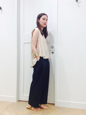 Acutaバックプリーツブラウス(ノースリーブ)を使った人気ファッション 