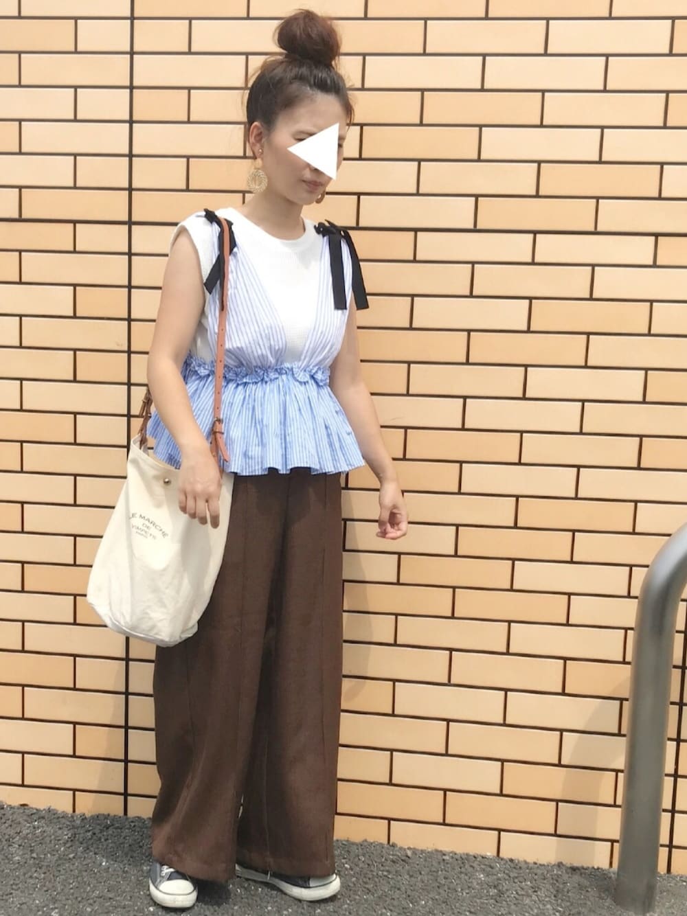 「大人カジュアル、ゆるコーデ、ストライプ、ノースリーブ、リネンパンツ、ブラウン、おしゃれさんと繋がりたい、ママコーデ、低身長、レイヤードスタイル」｜「ZARAのアイテム（トップス、ブルー系）」を使った、haさん（レディース・152cm）の夏コーディネートの1枚目の写真