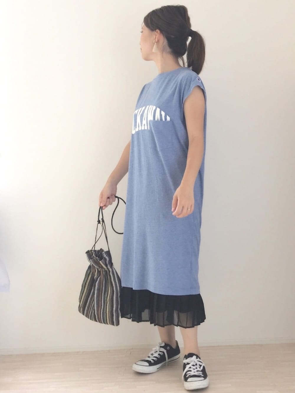 「カジュアルコーデ、オトナカジュアル、ラクチンコーデ、ロングワンピース、Tシャツワンピ、プリーツスカート、プチプラ、レイヤードスタイル、低身長、チビーズ✳︎」｜「Championの＜Champion＞キャップスリーブワンピース（ワンピース、ブルー系）」を使った、haさん（レディース・152cm）の夏コーディネートの1枚目の写真