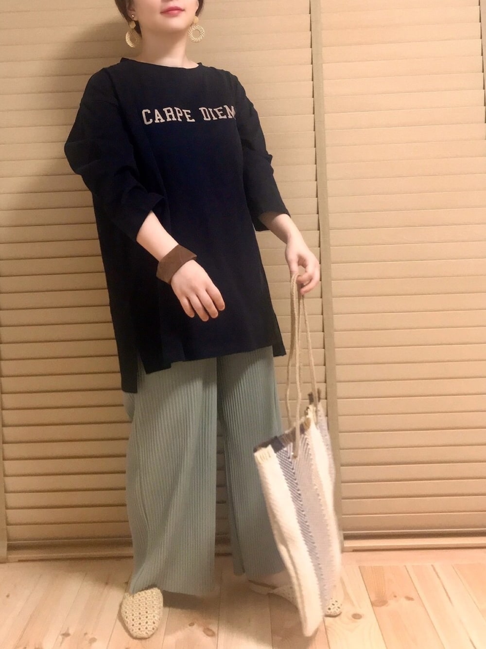 「春コーデ、ゆるコーデ、ミントグリーン、リブパンツ、大人カジュアル、オーバーサイズ、ピスタチオ、メッシュサンダル、低身長、ママコーデ」｜「Bou JeloudのWEB限定◆ヘビーウェイトロゴＢＩＧＴ（Tシャツ/カットソー、ブラック系）」を使った、haさん（レディース・152cm）の春コーディネートの1枚目の写真