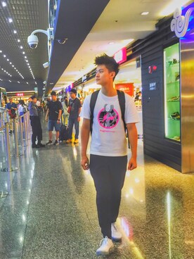 「fragment design（フラグメントデザイン）のアイテム（Tシャツ/カットソー）」を使った、柯燦さん（メンズ・170cm）の秋コーディネート