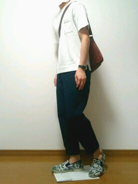 「アイテム（スリッポン、ブルー系）」を使った、bienさん（メンズ・173cm）の春コーディネート