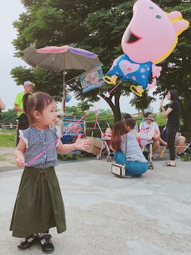 「2歳3ヶ月」｜「アイテム（スカート）」を使った、Li&Lawさん（キッズ・90cm）の春コーディネート