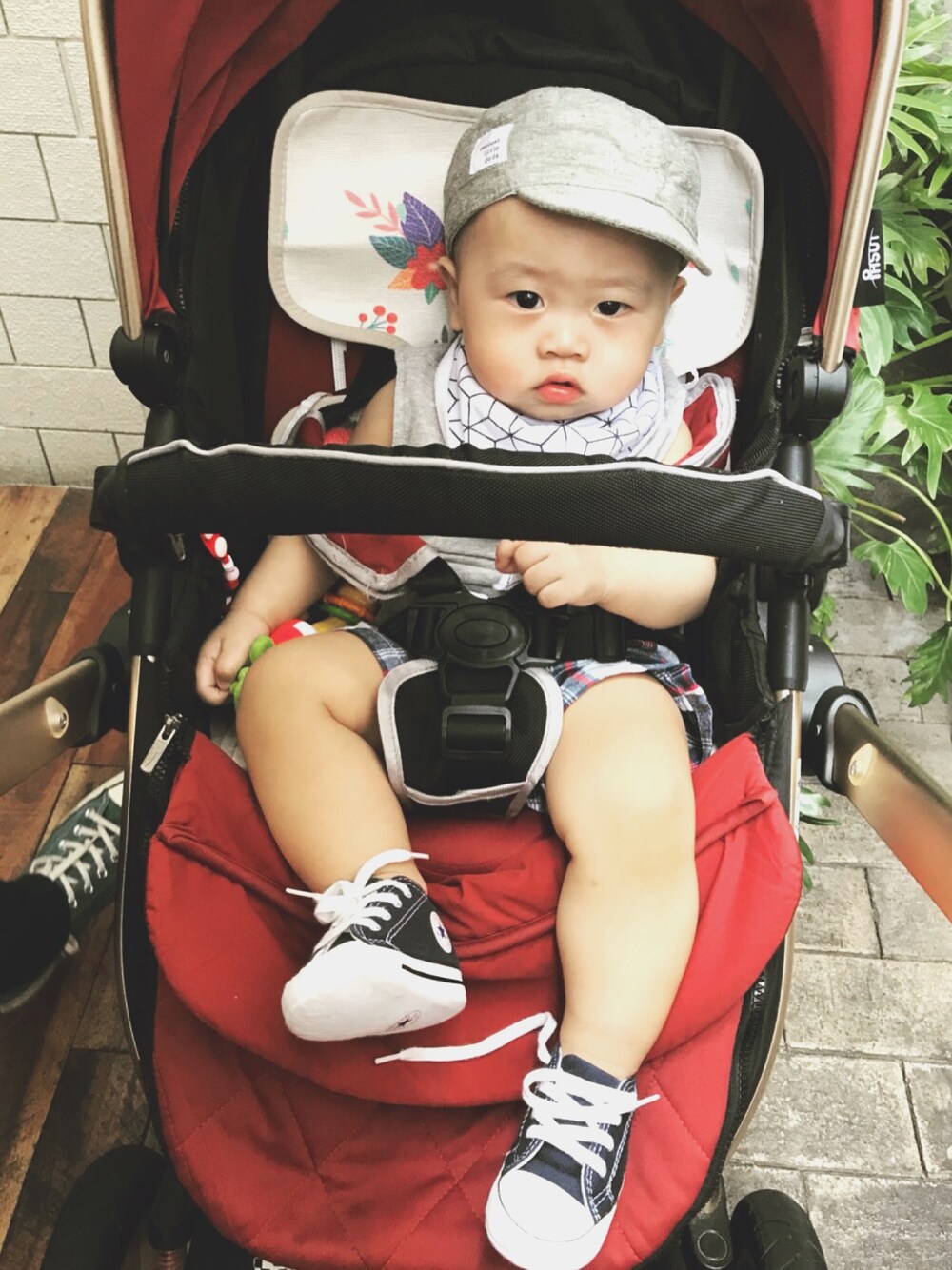 「babygap、boy、summer、夏コーデ、男の子、9ヶ月」｜「PRIMARKのアイテム（帽子、グレー系）」を使った、Li&Lawさん（キッズ・90cm）の夏コーディネートの1枚目の写真