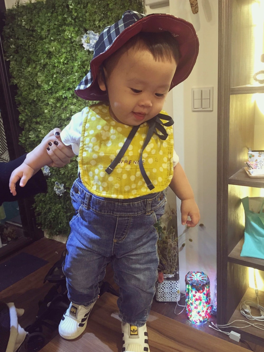 「男の子コーデ、休日スタイル、handmade、手作り、1歳、80cm」｜「Handmadeのアイテム（帽子、その他）」を使った、Li&Lawさん（キッズ・90cm）の秋コーディネートの1枚目の写真