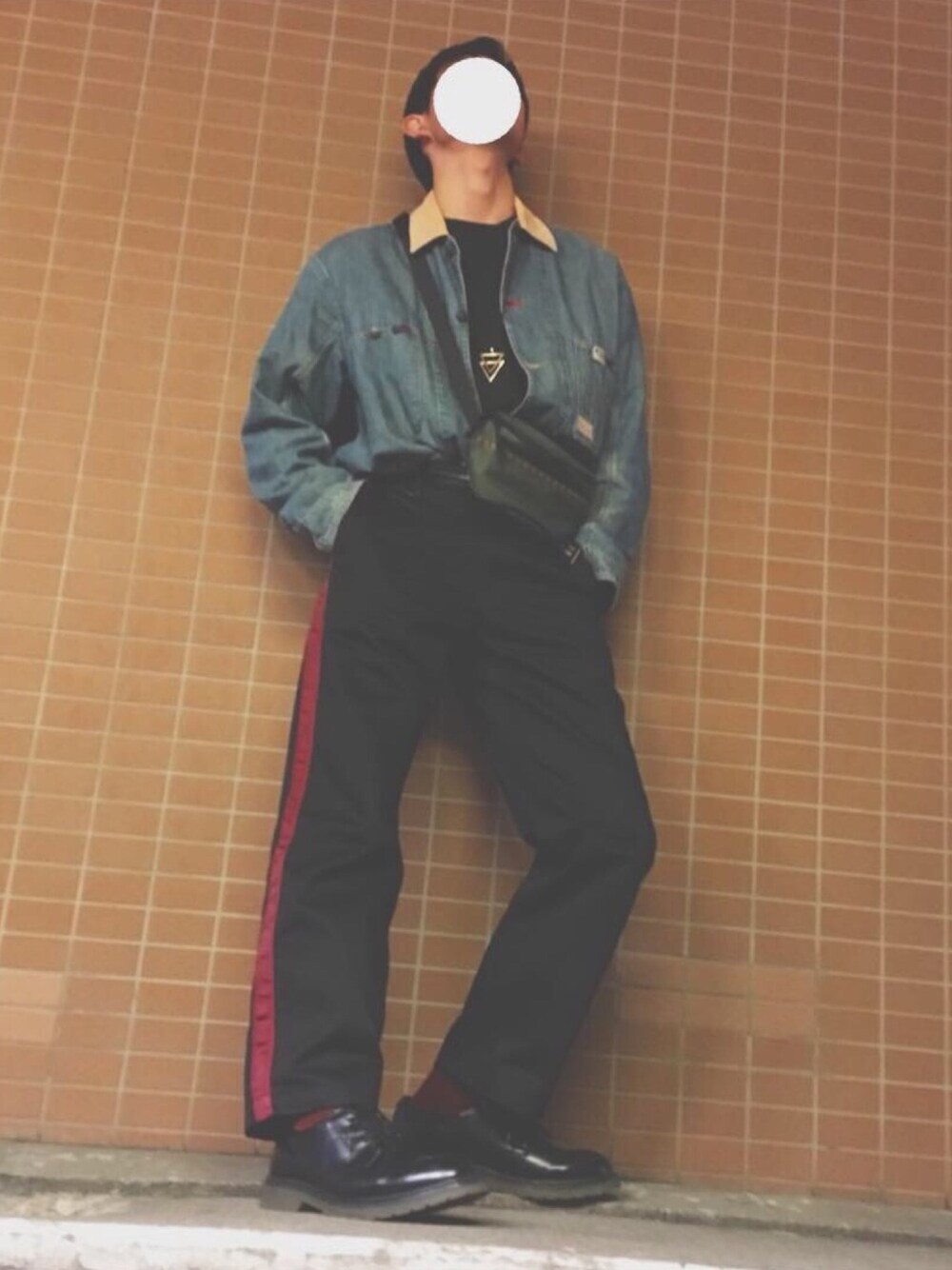 「おしゃれさんと繋がりたい、ootd、ワイドパンツ、デニムジャケット、革靴、ストリート、古着、古着好きな人と繋がりたい、お洒落さんとつながりたい、高校生」｜「古着のアイテム（ジャケット/アウター、その他）」を使った、り ゅ う せ いさん（メンズ・179cm）の冬コーディネートの1枚目の写真
