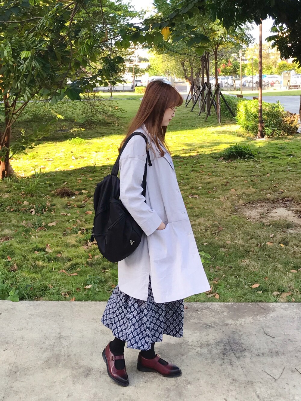 「Dr.Martens、agnes b.、Samansa Mos2、E-WEAR、秋コーデ」｜「E-WEARのアイテム（ピーコート、ベージュ系）」を使った、HSさん（レディース・161cm）の秋コーディネートの1枚目の写真