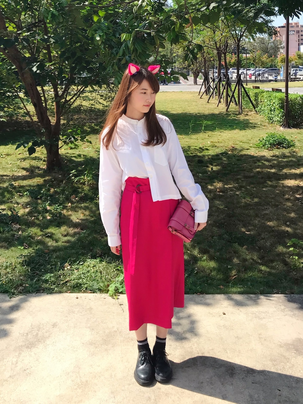 「Dr.Martens、disney、journal standard、秋コーデ、wearhalloween2019」｜「COPのplain-me  スタンドカラーショートシャツ（シャツ/ブラウス、ホワイト系）」を使った、HSさん（レディース・161cm）の秋コーディネートの1枚目の写真