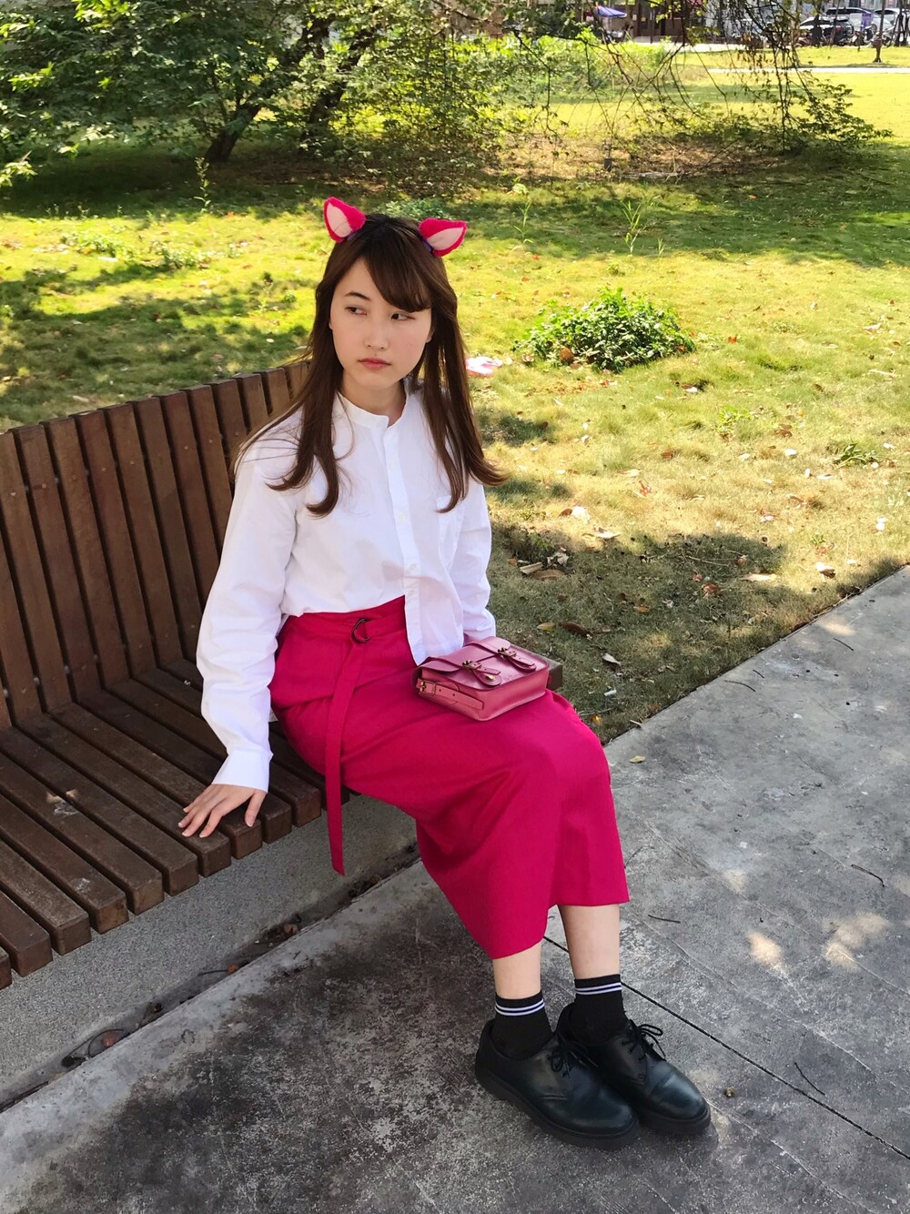 「disney、journal standard、秋コーデ、dr. martens 、wearhalloween2019」｜「COPのplain-me  スタンドカラーショートシャツ（シャツ/ブラウス、ホワイト系）」を使った、HSさん（レディース・161cm）の秋コーディネートの1枚目の写真