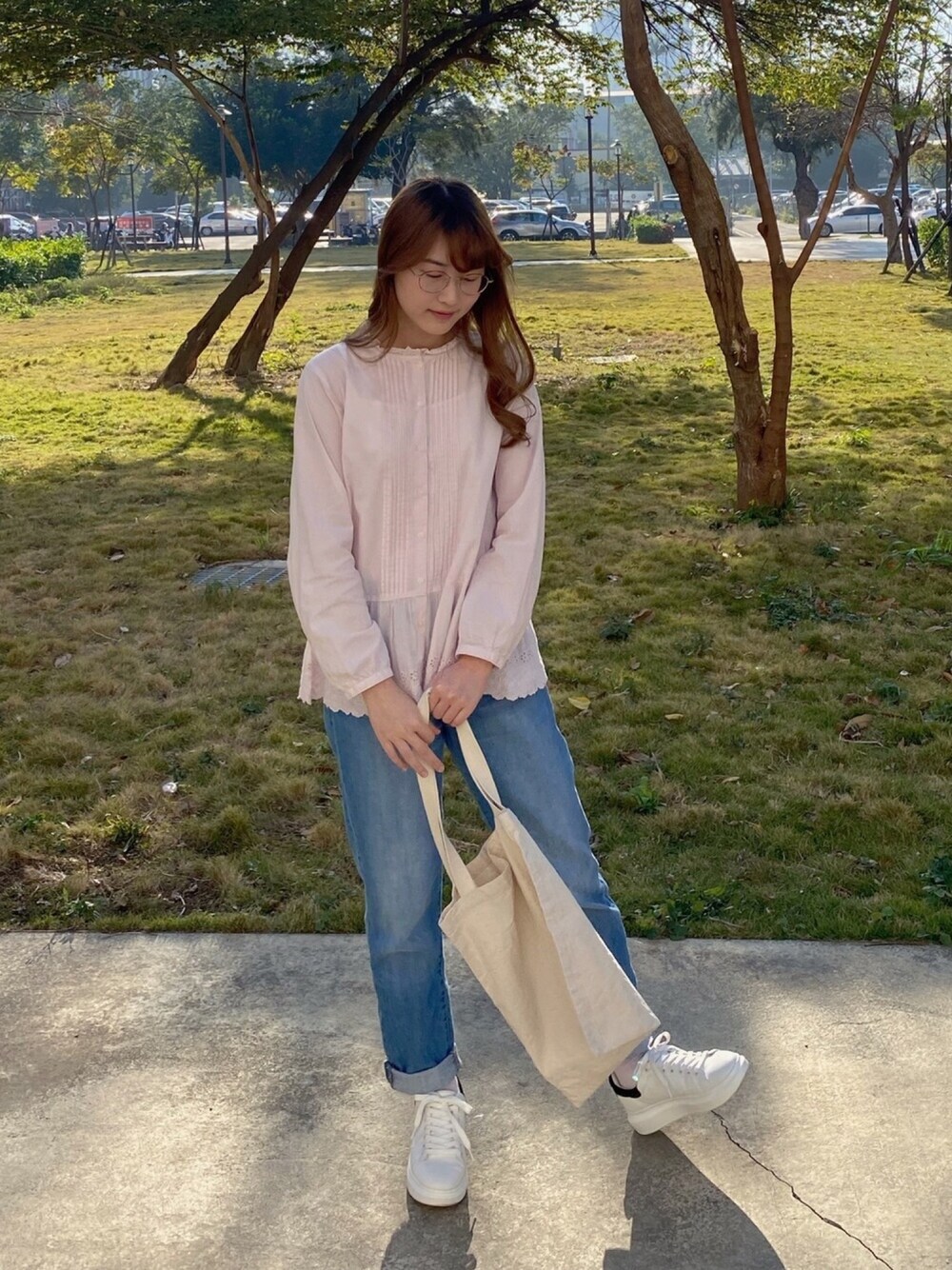 「秋のコーデ、Samansa Mos2、Life8」｜「Samansa Mos2の裾スカラップレーススタンド衿ブラウス（シャツ/ブラウス、パープル系）」を使った、HSさん（レディース・161cm）の冬コーディネートの1枚目の写真