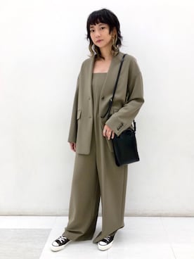 「YAHKI（ヤーキ）の【別注】＜YAHKI＞レザースクエアショルダー -2WAY-（トートバッグ、ブラック系）」を使った、Seina Yamanamiさん（レディース・162cm）の秋コーディネート