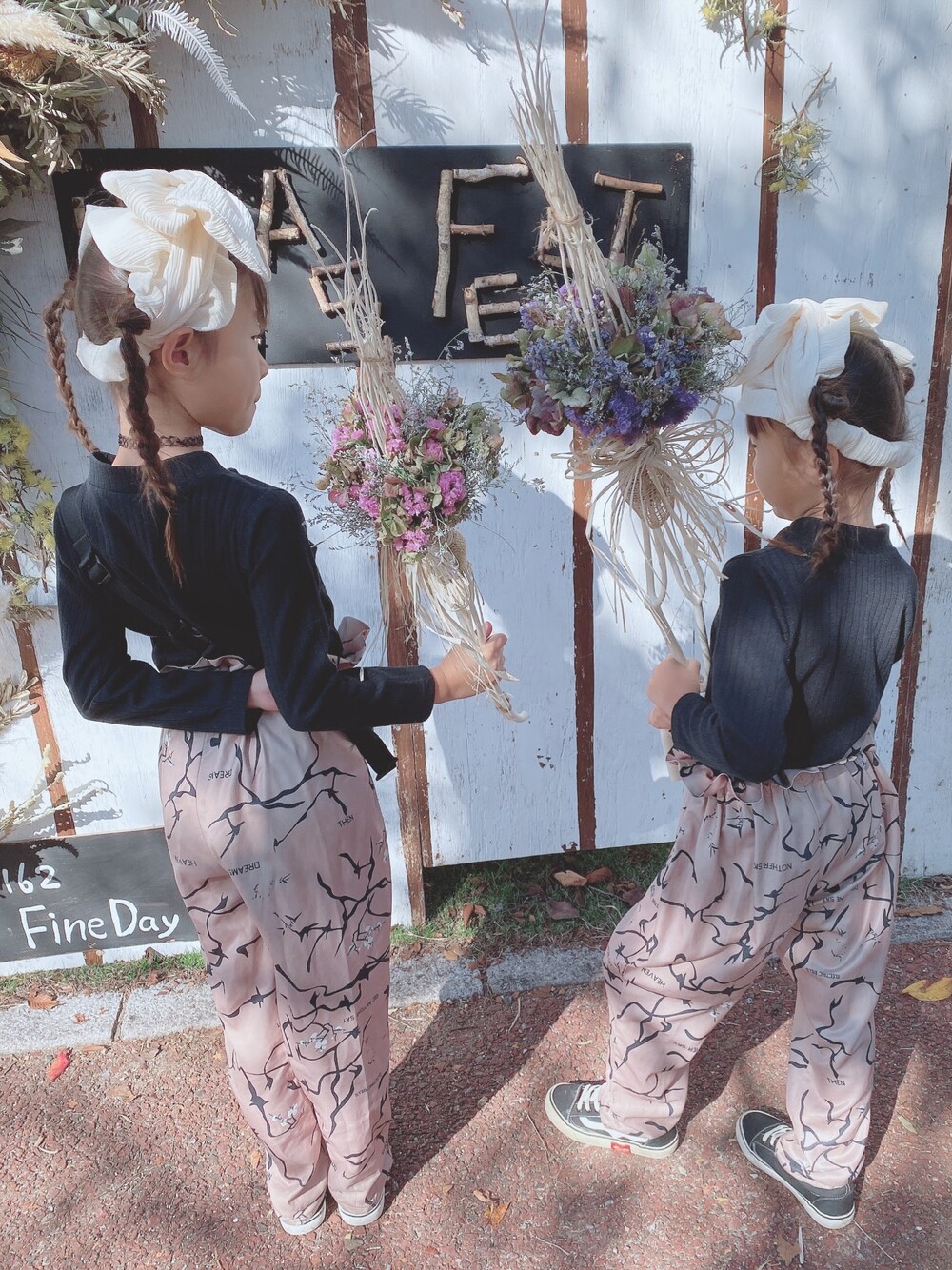「キッズファッション、キッズコーデ、kidsfashion、8歳、6歳、ターバン、ハンドメイド、ウルフアンドリタ」｜「WOLF&RITAのアイテム（その他パンツ、ベージュ系）」を使った、ゆめにじ♡さん（キッズ・130cm）の冬コーディネートの1枚目の写真