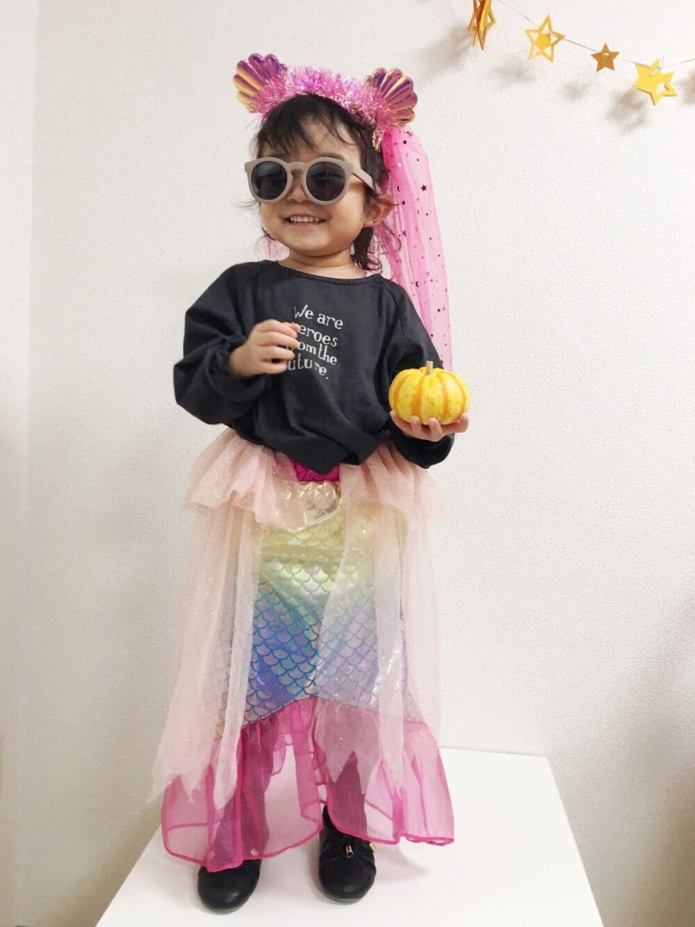 「wearhalloween2020、キッズコーデ、マーメイドスカート、バレエシューズ、カチューシャ、ハロウィン、プチプラコーデ、パーティースタイル、仮装、マーメイド」｜「ZARA KIDSのアイテム（Tシャツ/カットソー、ブラック系）」を使った、asairo 𓇼 さん（キッズ・90cm）の秋コーディネートの1枚目の写真