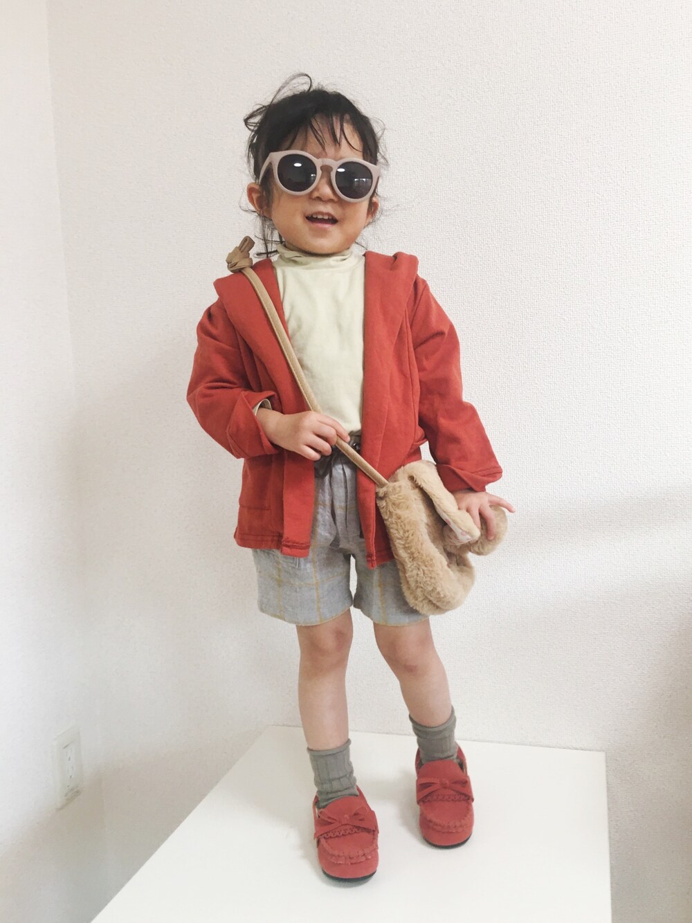 「Birthdayのアイテム（モカシン/デッキシューズ、オレンジ系）」を使った、asairo 𓇼 さん（キッズ・90cm）の秋コーディネートの1枚目の写真
