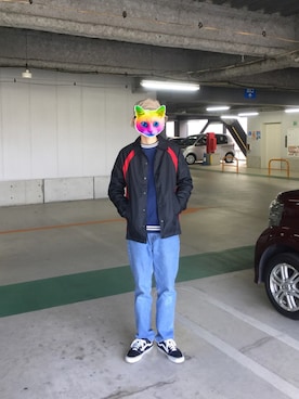 「Levis」｜「アイテム（スウェット）」を使った、ジェイソン尾妻さん（メンズ・179cm）の春コーディネート