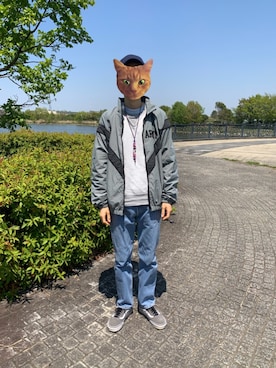 「Levis」｜「アイテム（ナイロンジャケット）」を使った、ジェイソン尾妻さん（メンズ・179cm）の春コーディネート