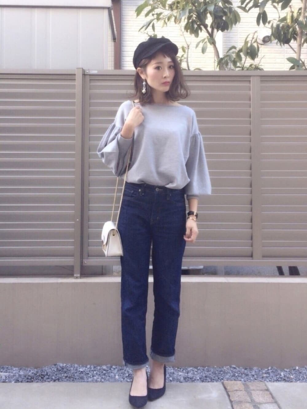 「シンプル、大人カジュアル、春コーデ、カジュアル、ootd、デニム、outfit、パンプス、GU、プチプラ」｜「GUのアイテム（パンプス、ブラック系）」を使った、syk***さん（レディース・158cm）の冬コーディネートの1枚目の写真
