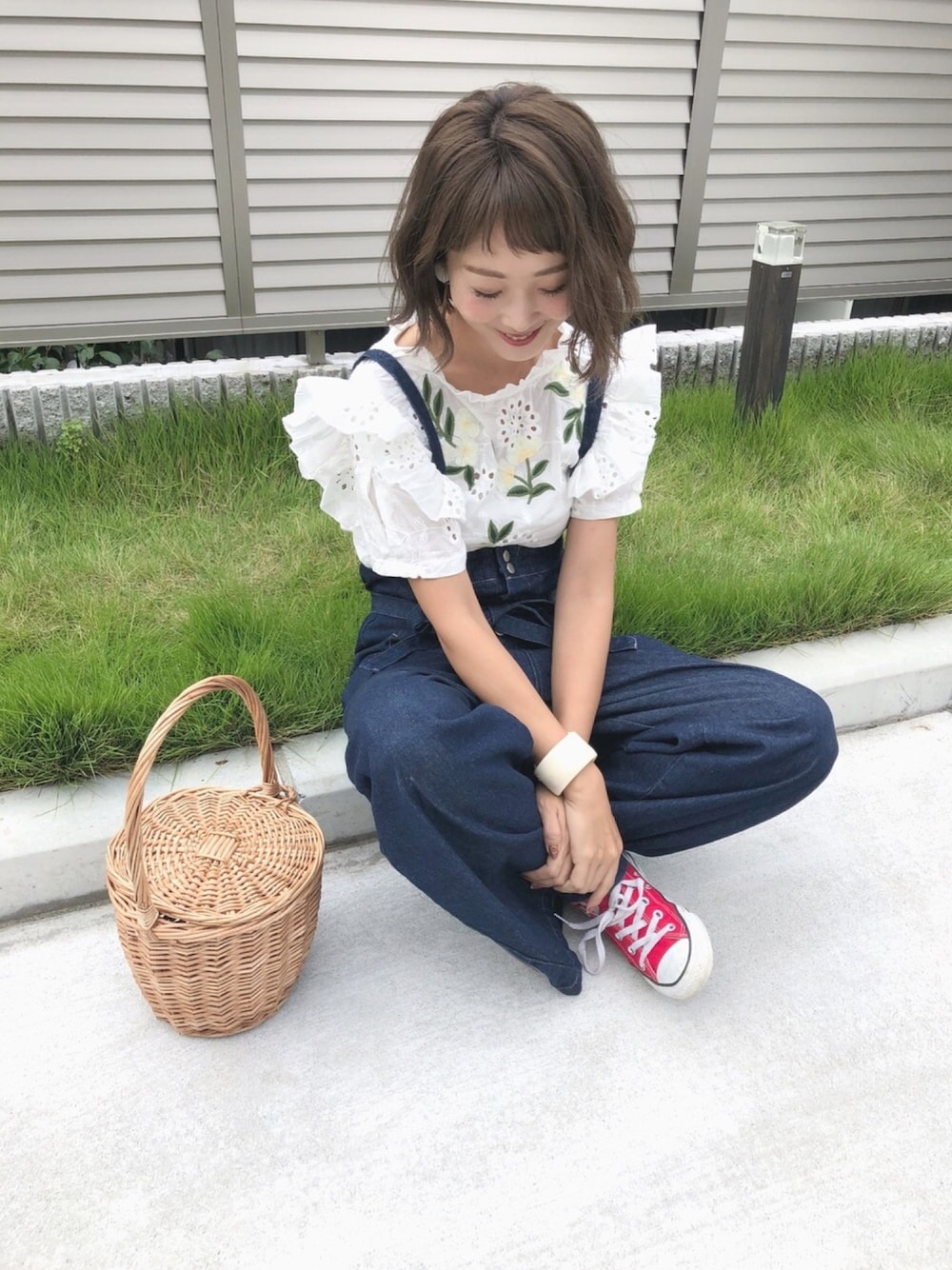 「シンプルコーデ、オトナカジュアル、カジュアル、スニーカーコーデ、秋服、プチプラコーデ、休日スタイル、デニムパンツ、ビッグシルエット、秋服準備はじめました」｜「DAISYのアイテム（シャツ/ブラウス、その他）」を使った、syk***さん（レディース・158cm）の秋コーディネートの1枚目の写真