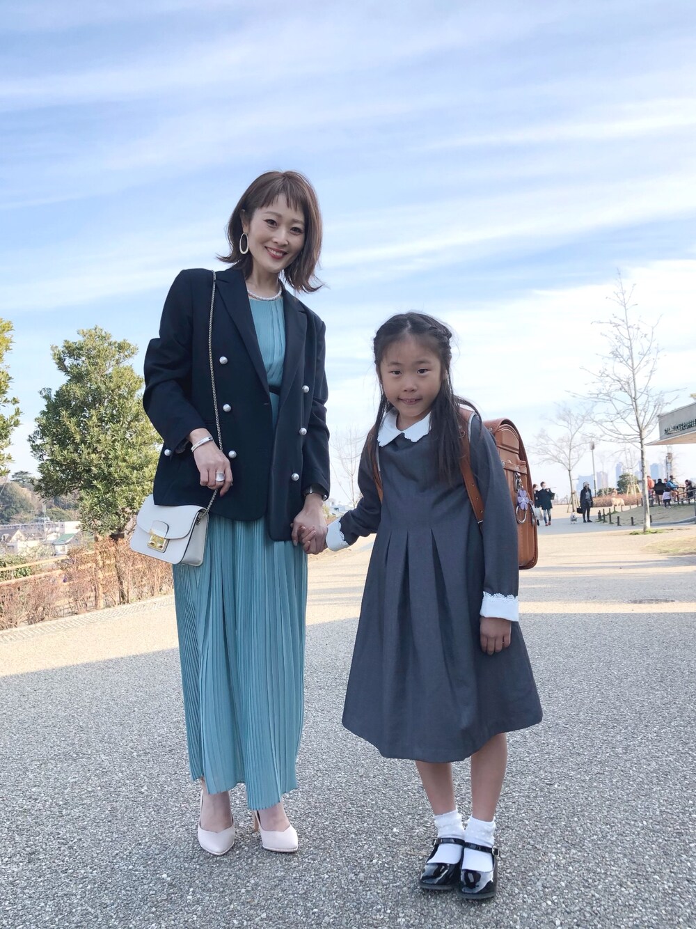 「入学式、入学式コーデ、入学式ママコーデ、オケージョン、春コーデ、シンプルコーデ、大人カジュアル、今日のコーデ、ワンピース、お洒落さんとつながりたい」｜「Roomy'sのベルト付きプリーツロングドレス（ドレス、ブルー系）」を使った、syk***さん（レディース・158cm）の春コーディネートの1枚目の写真