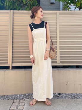 「NEUNA（ヌナ）の【紐調節可能】ハイウエストロングデニムキャミワンピース/バッグスリット/後ろゴム/切り替えハイウエスト（ワンピース、ホワイト系）」を使った、syk***さん（レディース・158cm）の春コーディネート