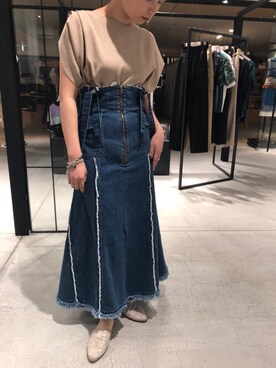 UNITED TOKYOのデニムスカートを使った人気ファッションコーディネート