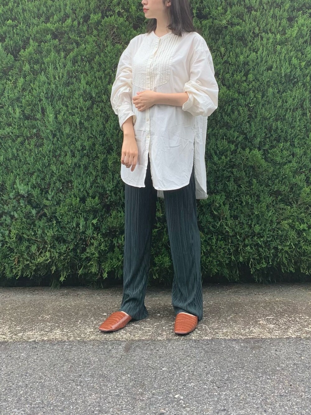 「秋のマイ旬スタイル、秋服、ノーカラーシャツ、ゆるコーデ、オトナカジュアル、プチプラ、韓国ファッション、秋のコーデ、ニコアンド、niko and ...」｜「niko and...のアイテム（シャツ/ブラウス、ホワイト系）」を使った、________deeeさん（レディース・157cm）の秋コーディネートの1枚目の写真