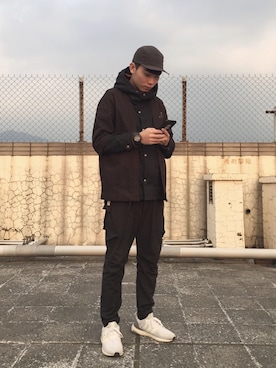 「oqLiq（オークリック）のアイテム（ジャケット/アウター）」を使った、翁偉勝さん（メンズ・178cm）の冬コーディネート