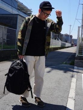 「ホワイトパンツ」｜「アイテム（ナイロンジャケット）」を使った、HEROさん（メンズ・170cm）の春コーディネート