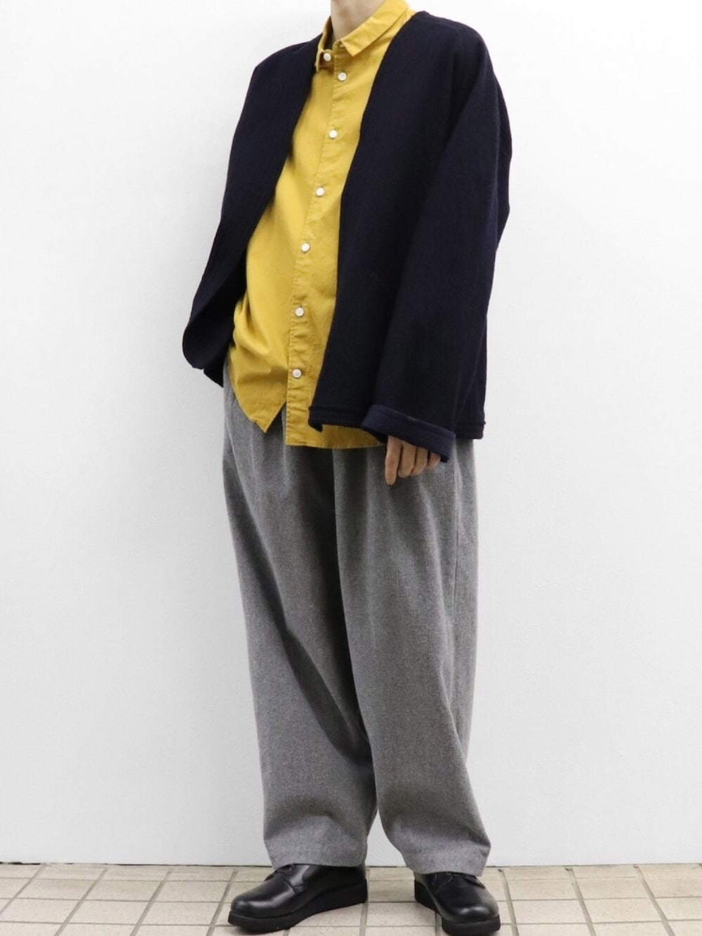 美品 FIRMUM ツイードライクコットン 二重織ヘリンボンパンツ XS グレー FIRMUM ツイードライクコットン 二重織ヘリンボン パンツ A8-FR183PFを