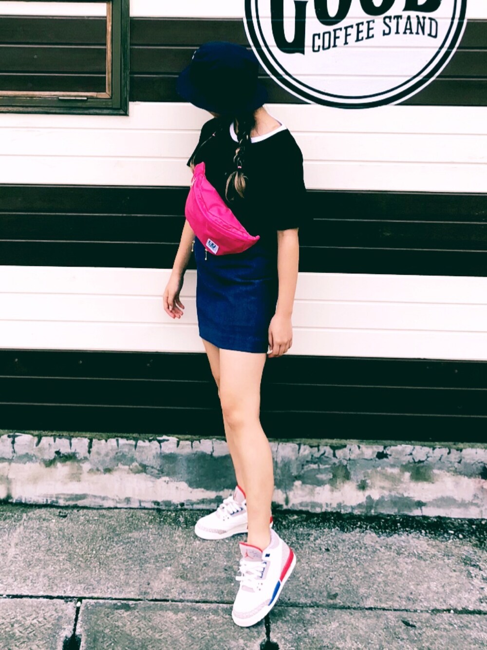 「スニーカー、AJ3 retro」｜「TOMMY HILFIGERのアイテム（帽子、ブルー系）」を使った、IANさん（レディース・153cm）の夏コーディネートの1枚目の写真