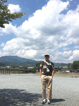 「plain-me（プレインミー）のアイテム（Tシャツ/カットソー）」を使った、EvanChenさん（メンズ・172cm）の夏コーディネート