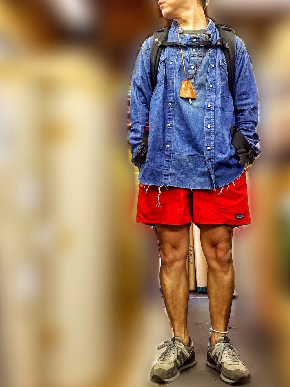 「プルオーバーシャツ、ウエスタンシャツ、OLDPARK、ショートパンツ、バギーズショーツ、patagonia、バックパック、mont-bell、New Balance」｜「OLD PARKのアイテム（シャツ/ブラウス、ブルー系）」を使った、KADOさん（メンズ・161cm）の秋コーディネートの1枚目の写真