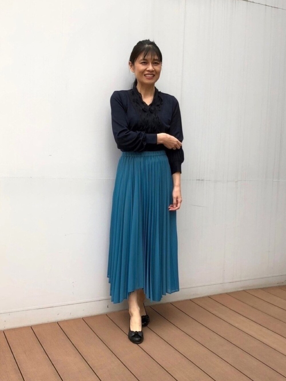 「キレイめ、ブルーコーデ、ウールシャツ、シフォンフリル」｜「NARACAMICIEのアイテム（スカート、ブルー系）」を使った、yukki77さん（レディース・158cm）の秋コーディネートの1枚目の写真