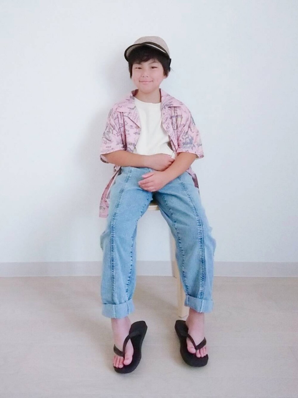 「真夏のひな祭り2020、真夏のひな祭り2020告知、お誕生日おめでとう！、カジュアル、シンプル、キッズ、アロハシャツ、Tシャツ、デニム、ビーチサンダル」｜「ひなこーでの🎉0時の部🎉（ラッピングキット、ピンク系）」を使った、kenta2011さん（キッズ・130cm）の夏コーディネートの1枚目の写真