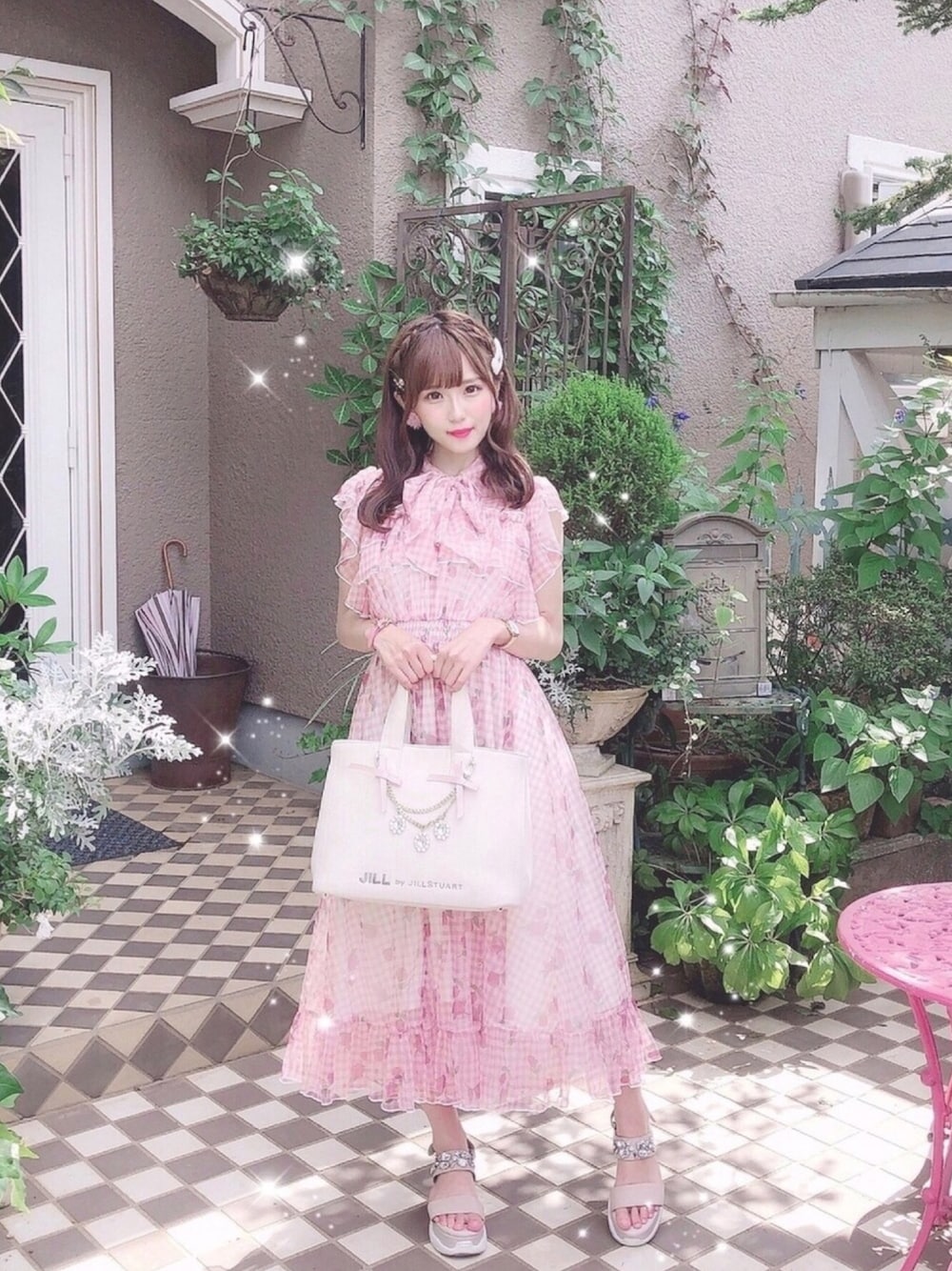 miu miuのブレスレットを使った人気ファッションコーディネート（季節