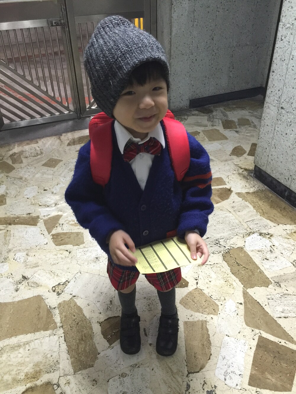 Marcus駱さん（キッズ・100cm）の春コーディネートの1枚目の写真