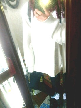 「GU（ジーユー）のアイテム（ニット/セーター、ホワイト系）」を使った、かぴばらさんさん（メンズ・163cm）の春コーディネート