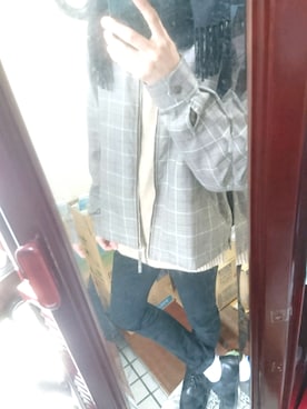 「GU（ジーユー）のアイテム（ニット/セーター、グレー系）」を使った、かぴばらさんさん（メンズ・163cm）の春コーディネート