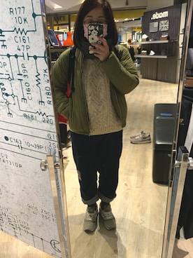 「HELLY HANSEN（ヘリーハンセン）のアイテム（ジャケット/アウター）」を使った、Samantha I. Leeさん（レディース・155cm）の冬コーディネート