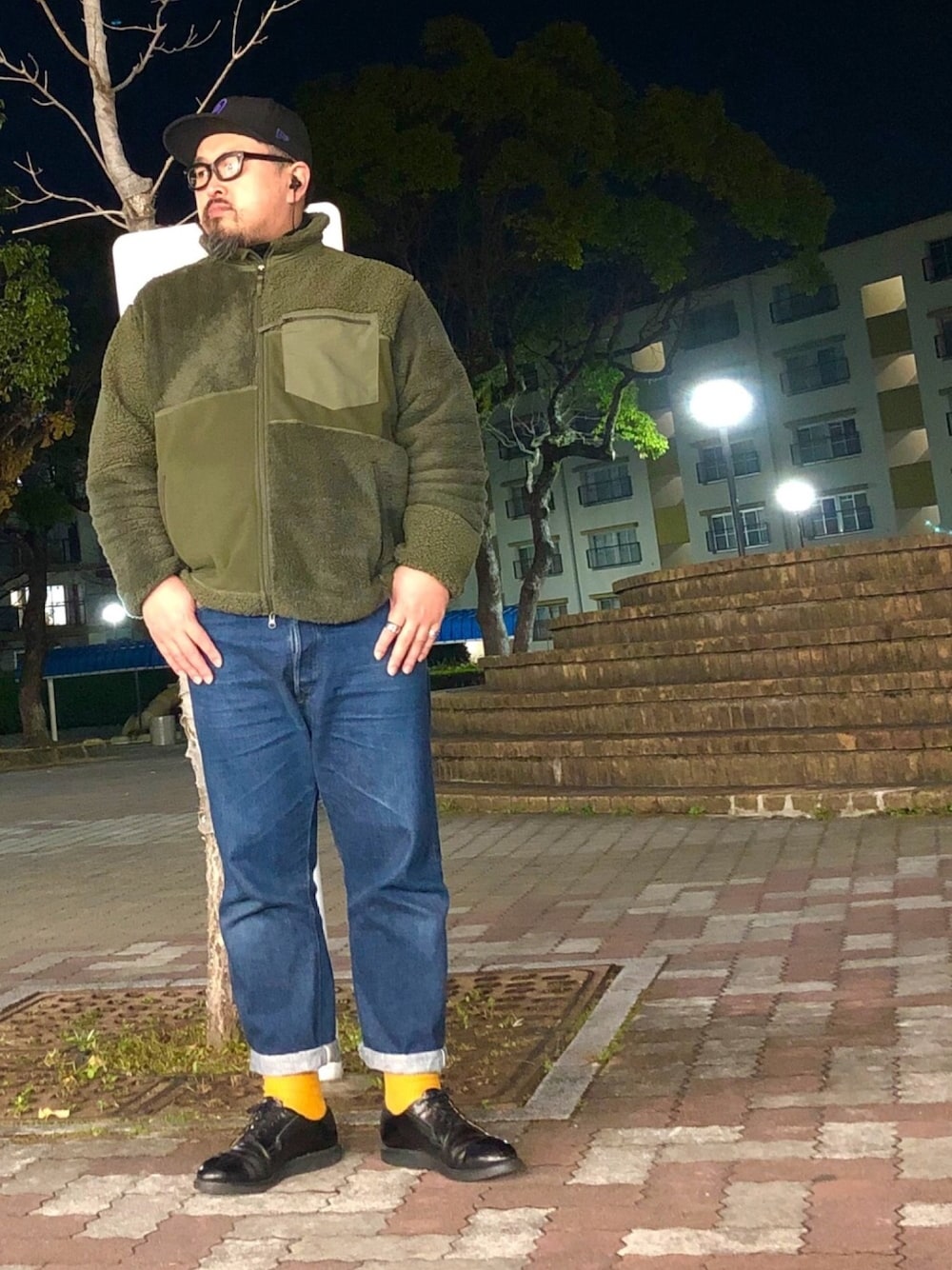 「カジュアルコーデ、大人カジュアル、キャップ、フリース、ポストマン、RED WING、デニムパンツ、NEW ERA、ブーツ、カラーソックス」｜「NEPENTHESのアイテム（キャップ、ブラック系）」を使った、gottusoさん（メンズ・179cm）の冬コーディネートの1枚目の写真