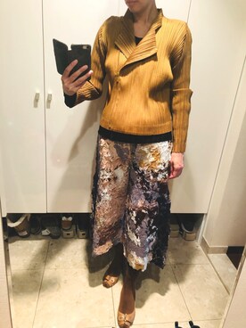 ライダースジャケットを使った「イッセイミヤケ」の人気ファッション