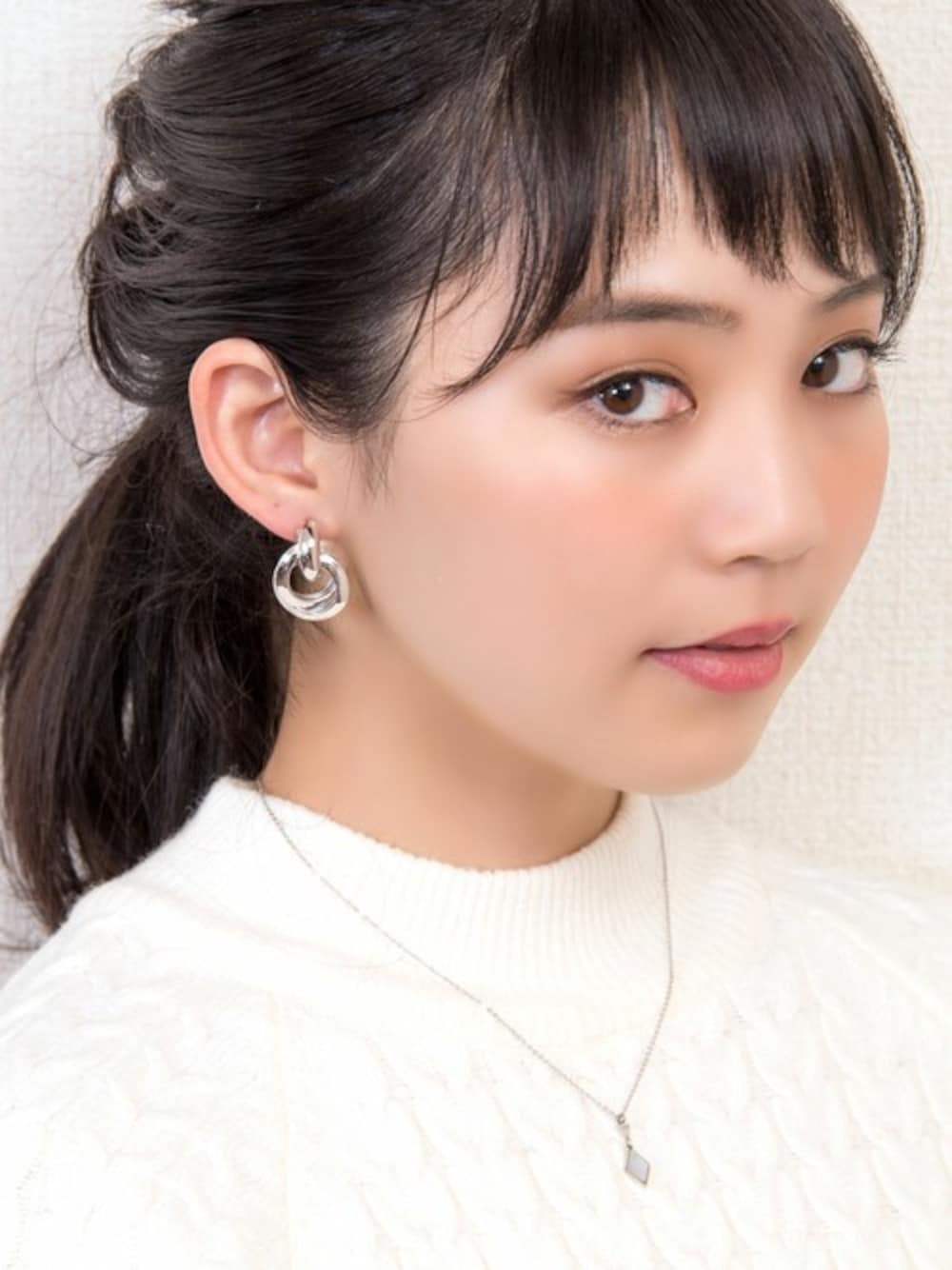 「ネックレス、ピアス、大人コーデ、SALE、シルバーアクセサリー、florist」｜「floristのダブルクロスリングピアス（ピアス（両耳用）、その他）」を使った、FLORIST(フローリスト)さん（レディース・156cm）の冬コーディネートの1枚目の写真