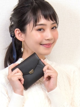 「アイテム（財布）」を使った、FLORIST(フローリスト)さん（レディース・156cm）の冬コーディネート