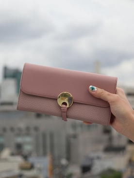 「アイテム（財布）」を使った、FLORIST(フローリスト)さん（レディース・156cm）の春コーディネート