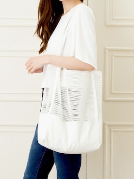 「アイテム（バッグ、ホワイト系）」を使った、FLORIST(フローリスト)さん（レディース・156cm）の春コーディネート