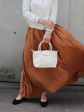 「アイテム（エコバッグ/サブバッグ、ホワイト系）」を使った、FLORIST(フローリスト)さん（レディース・156cm）の春コーディネート