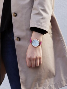 「アイテム（アナログ腕時計、ピンク系）」を使った、FLORIST(フローリスト)さん（レディース・163cm）の冬コーディネート