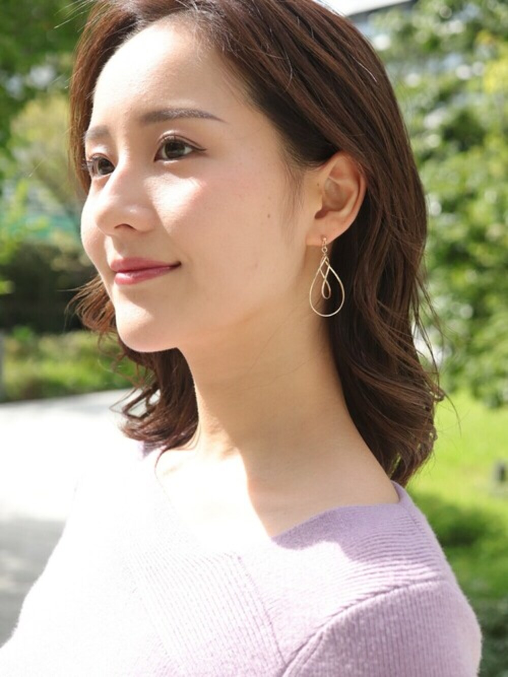 「イヤリング、ピアス、可愛い系」｜「lily of the valleyの樹脂ピアス/樹脂ノンホールピアス仕様ティアドロップピアス（ピアス（両耳用）、その他）」を使った、FLORIST(フローリスト)さん（レディース・171cm）の秋コーディネートの1枚目の写真